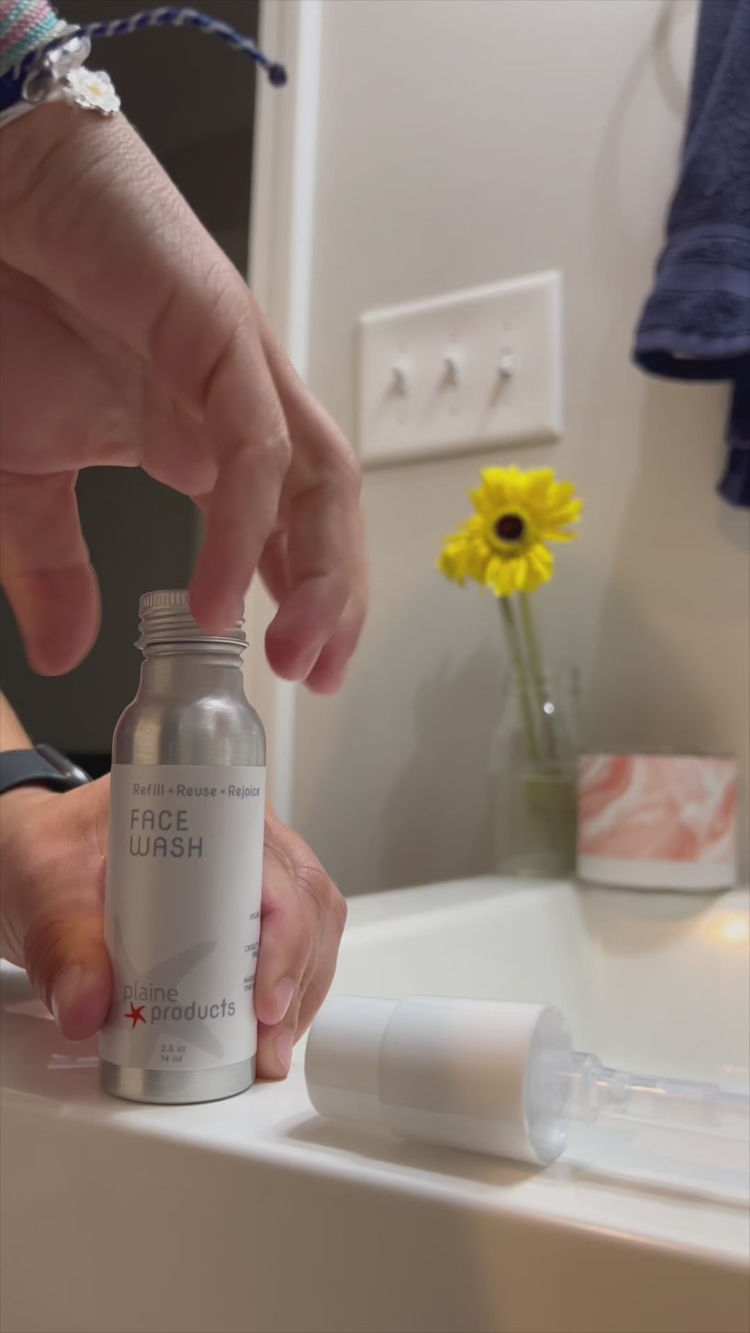 Load video: Face Moisturizer